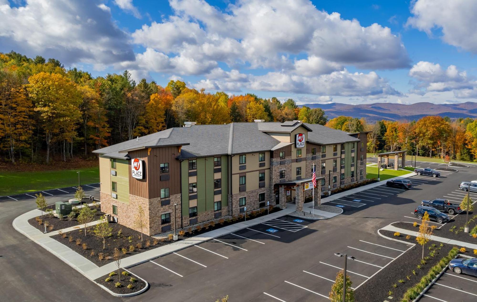 My Place Hotel-Randolph, Vt Extérieur photo